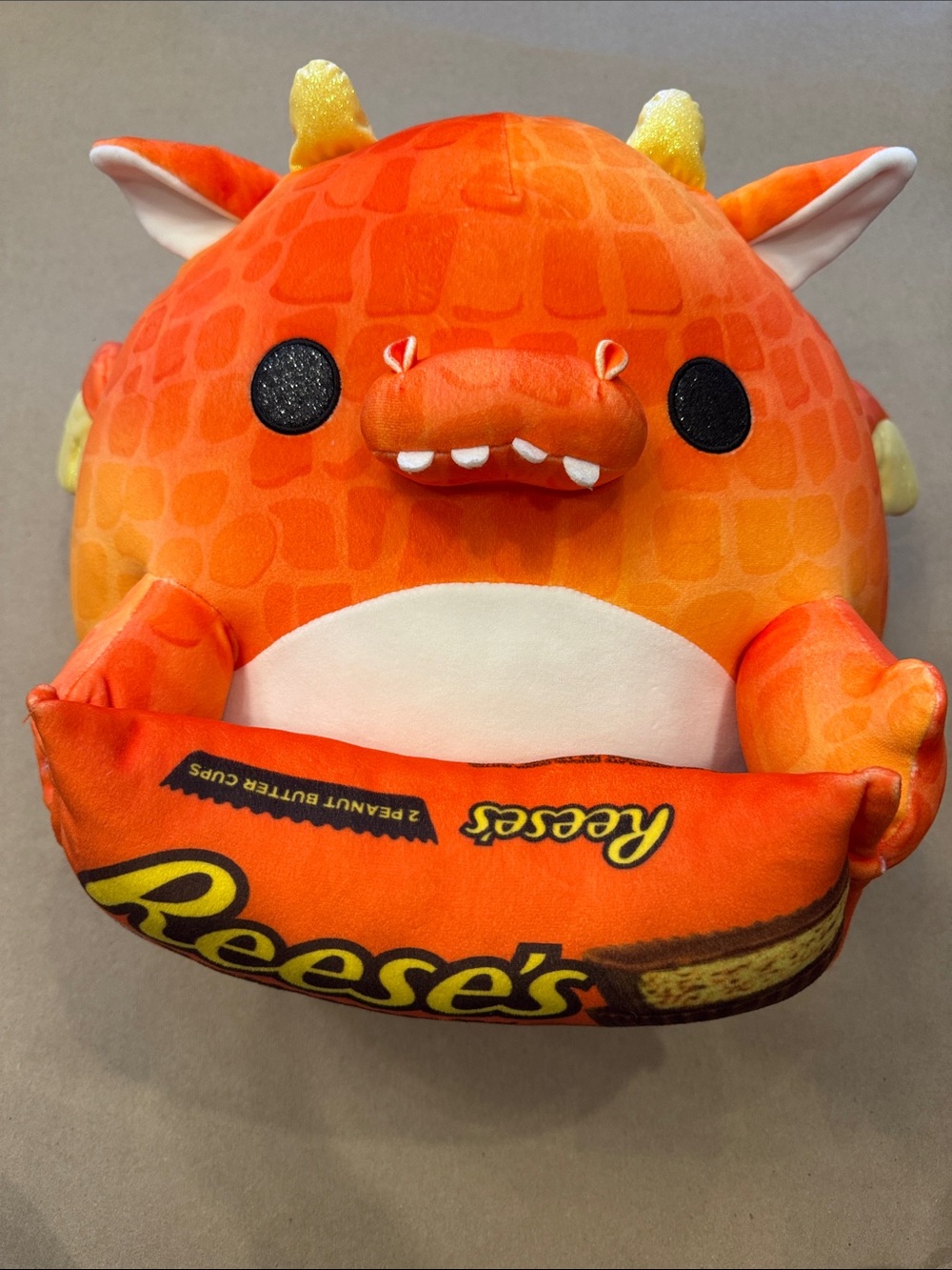 Zuru Snackles Felix the Dragon Plush Squishy Reese Peanut Butter Cup Plushy